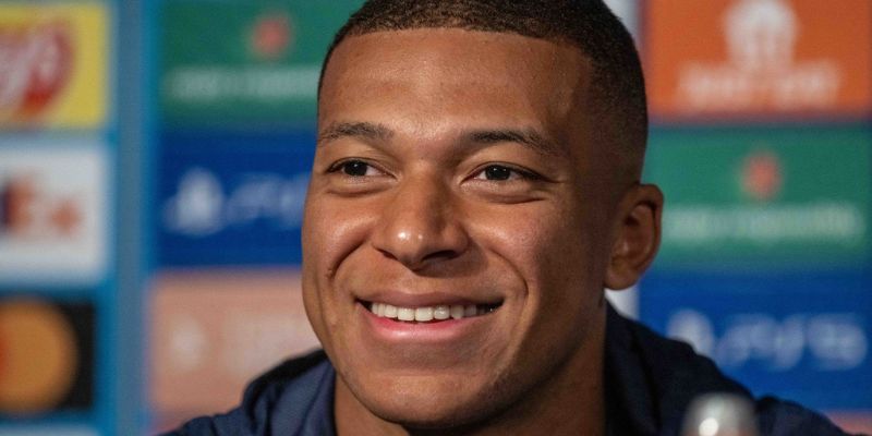 Kylian Mbappe - Top 10 cầu thủ giàu nhất thế giới